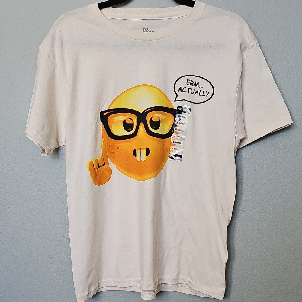 Hot Topic Goodie Two Sleeves NWT Cream Graphic T-Shirt with Emoji Design XS